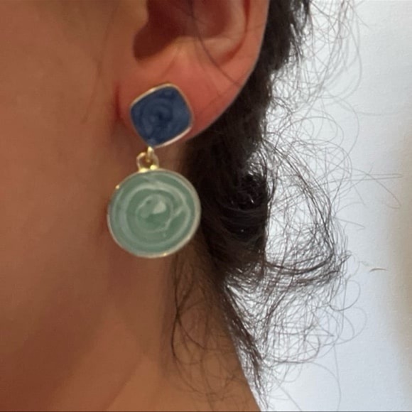 Artsy two-tone statement earrings - Picture 6 of 8